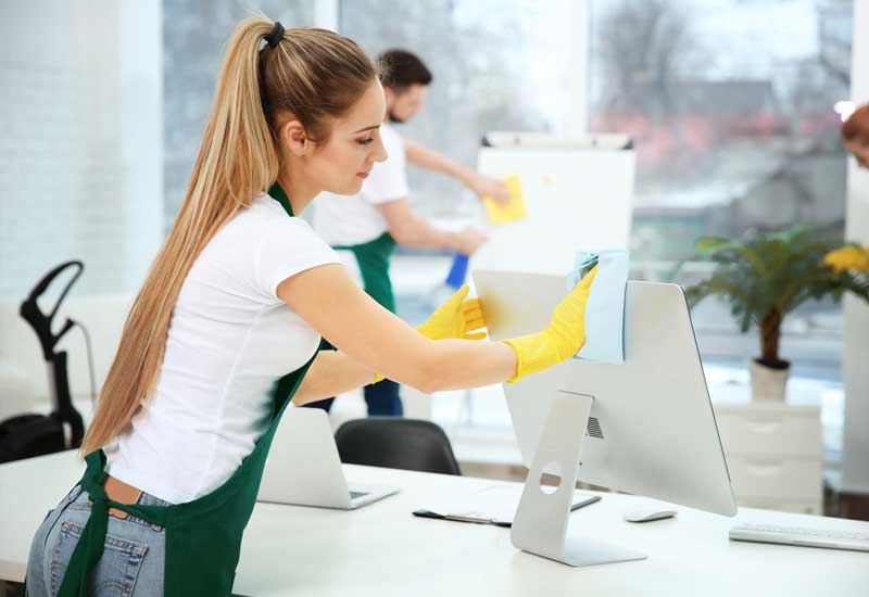 cleaners-cleaning-office